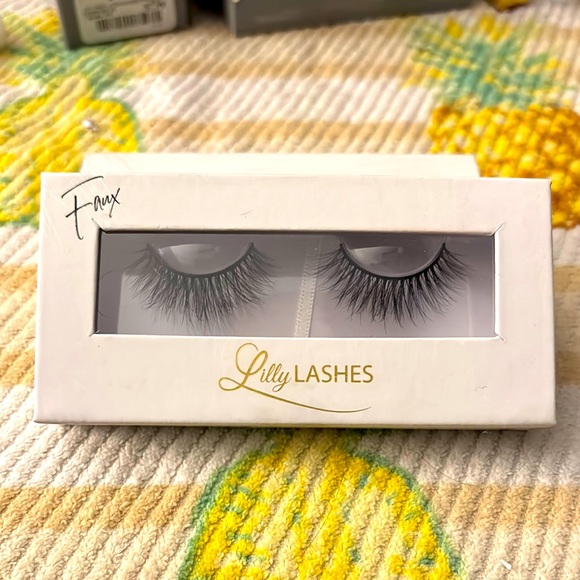 Lilly Lashes Lite Faux Mink-Diamonds - Picture 1 of 10
